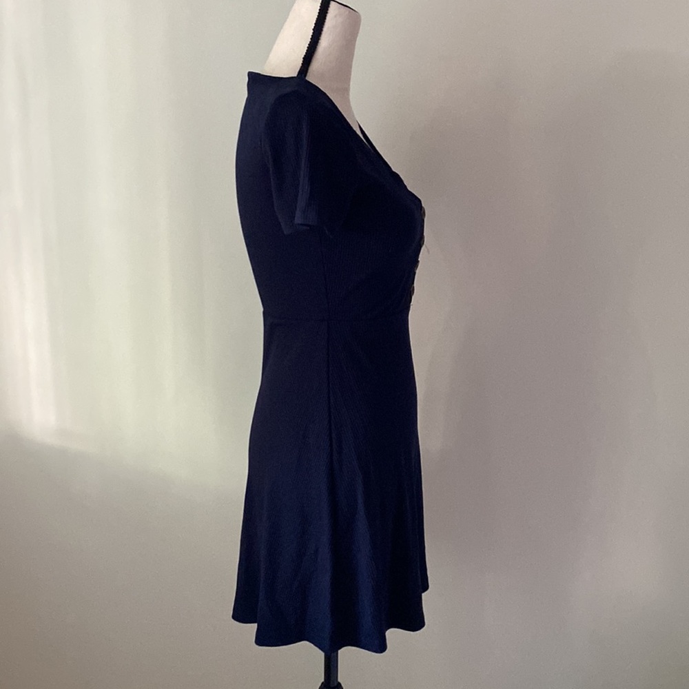 Dress - Picture 5 of 5